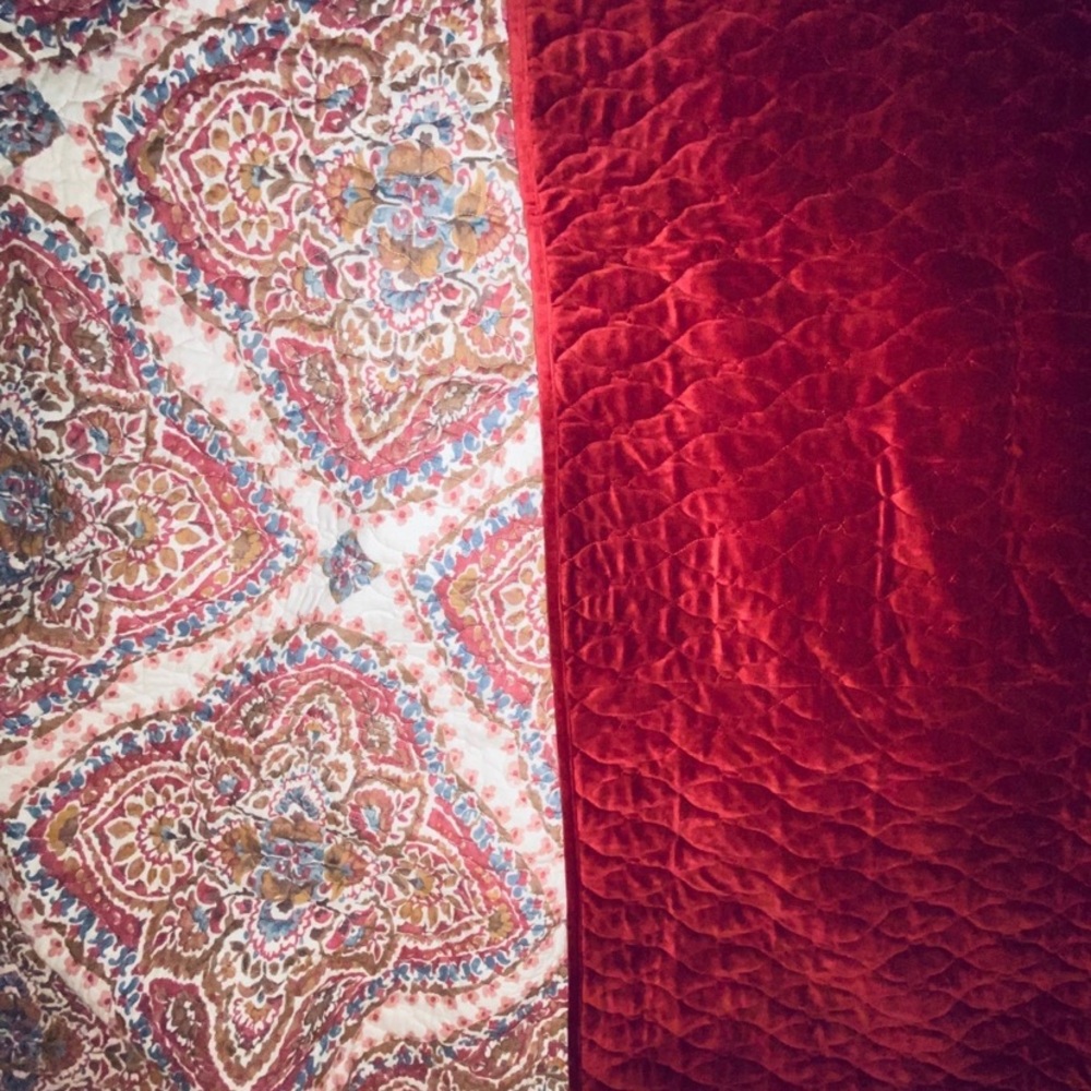 New Reversible King Size Quilt 12 lbs